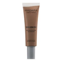 Halfmatte Foundation Met Peptiden Madara Skinonym #90 Chusnut
